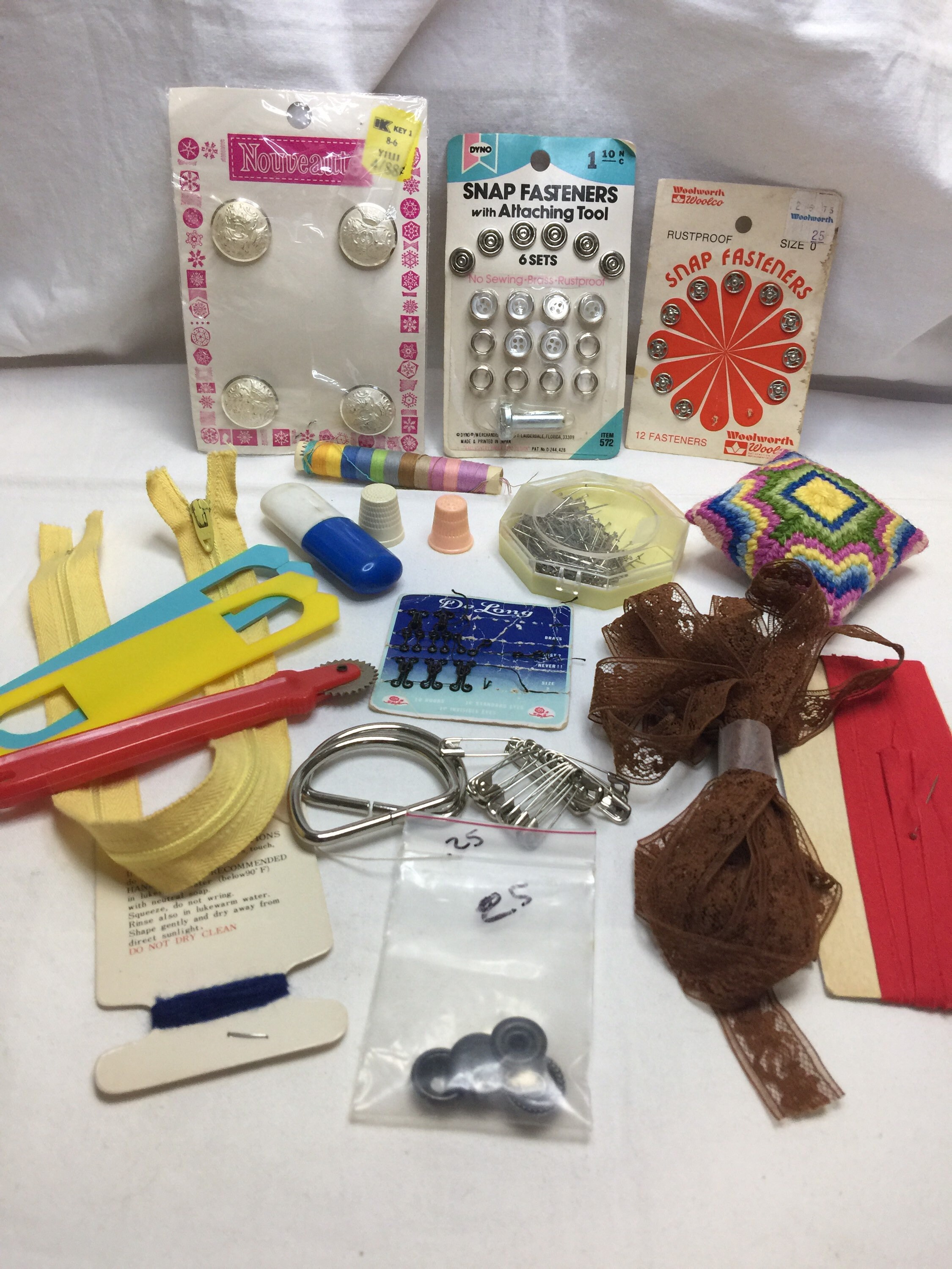 Assorted Vintage Sewing Notions Craft Supplies & Tools Sewing & Fiber