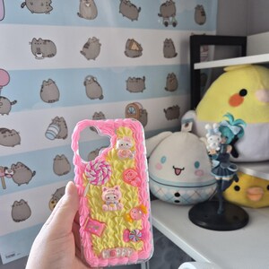 Hello kitty phone case image 4