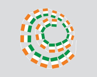 Banderas y guirnaldas de cuerda atadas a mano de Costa de Marfil