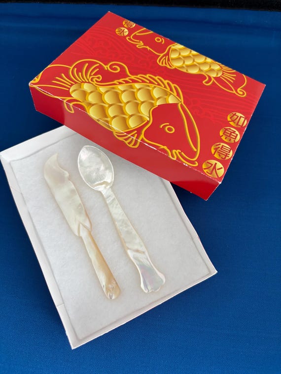 Vintage hand carved Mother-of-Pearl ancient Chinese sword design butter/cream cheese spreader and jelly spread spoon - Clearance