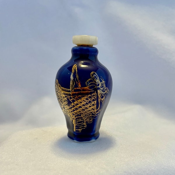 Vintage shinny blue with gold hand-painted floral basket design "ginger jar" snuff bottle - Clearance