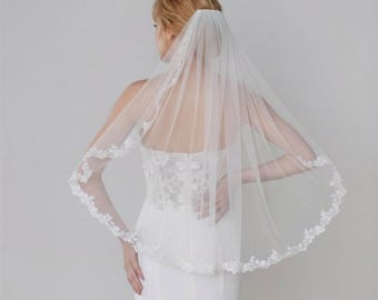 Exquisite  Lace-Edge Veil,Elbow Length Wedding Veil,Handmade Soft Tulle Mantilla,Romantic Marriage Accessories, Unique Gift for Bride to be
