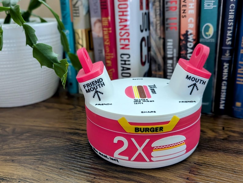 Marathon Drinkable Cheeseburger – Game Inspired 3D Printed Prop – Functional Desk Decor Bild 4