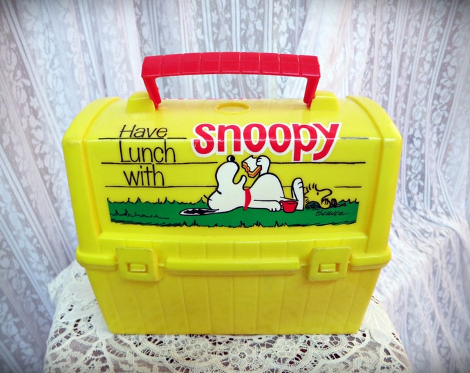 Vintage Lunchbox Snoopy Peanuts Lunch Box Yellow Plastic Thermos