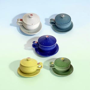 Taza y platillo de cerámica coreana hechos a mano con tapa – Flor 3D, 5 colores, 200 ml y 300 ml / YEJO