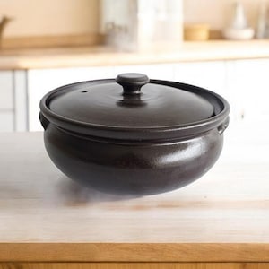 Korean Ttukbaegi Clay Pot with Floral Lid – Stovetop Safe Earthenware Jug