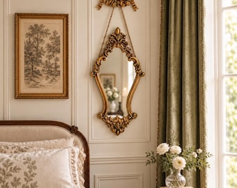 Gouden wandspiegel in vintage stijl, sierlijke barokke rococo spiegel, Franse antiek geïnspireerde decoratie, elegante statement spiegel voor slaapkamer en hal