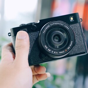 Fujifilm X-E5 Mirrorless Camera – Compact, Stylish & Powerful for Everyday Photography