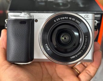 Sony Alpha a6400 Mirrorless Camera