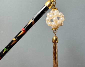 Vintage Japanse Kanzashi-haarspeld (ca. jaren 80) | Zwarte lak bloemen met parelkwastje