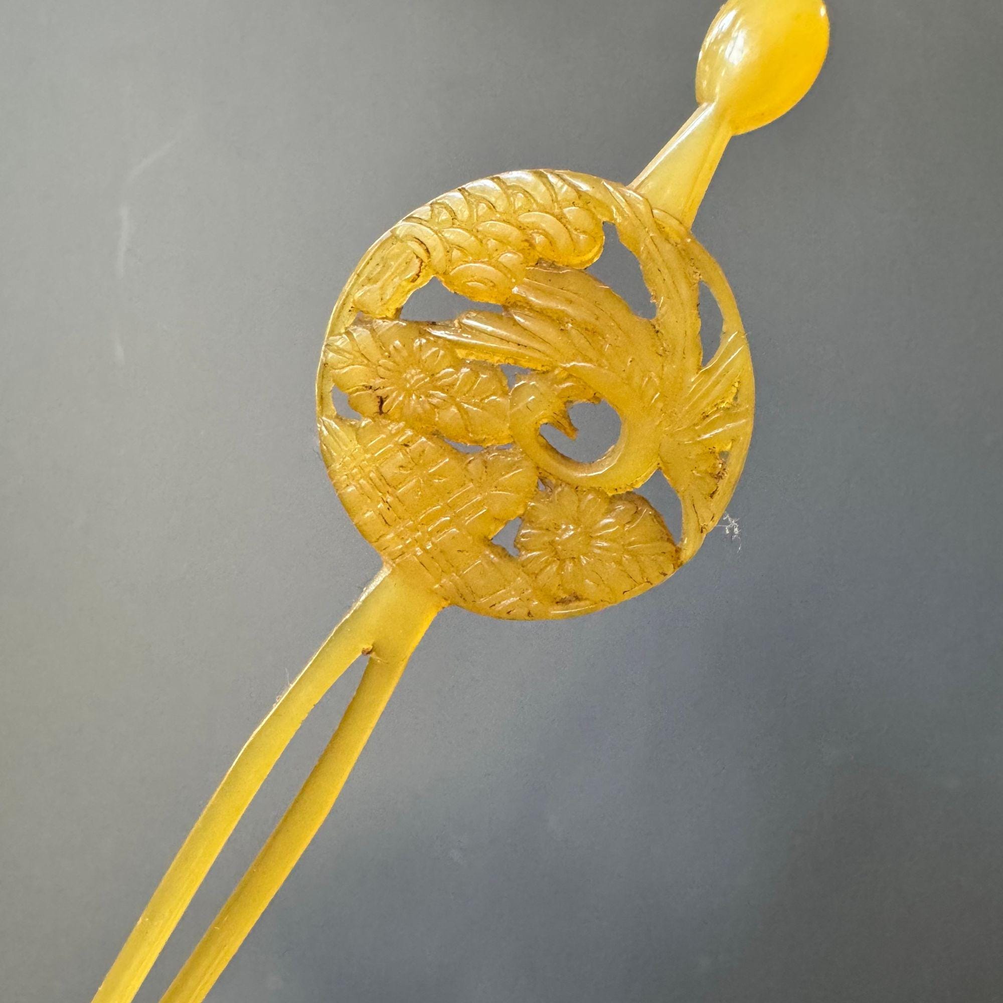 233 Vintage Resin Japanese Hair Ornament with Gold Leaf Pattern