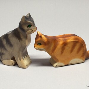 Toy Cat wooden grey with grey stripes colourful with cat's arched back Size: 10,5x5,0x2,2 cm bxhxs aprox. 30 gr. image 5