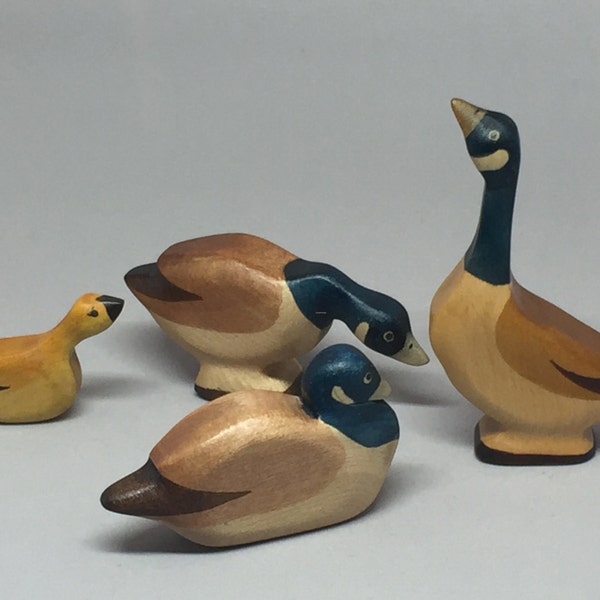 Toy birds Canadian Goose family 4 pieces brown blue colourful  approx. 40,0 gr