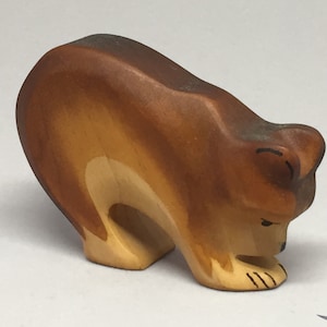 Toy bear wooden brown colourful  small Size: 7,5 x 5,4 x 2,2 cm (bxhxs)  ca. 35,0 gr.