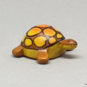 Toy Turtle wood colourful orange brown .4,0 x 3,5 x 1,7 cm bxhxs ca. 5,0 gr. image 1