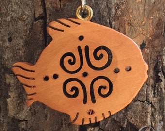 Keyring - in form of a fish - individual item wood 4,5cm x 3,5cm x 1,1cm  ca. 13,00g