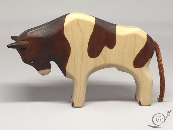 Toro de juguete de madera marrón blanco 15,5 x 10,00 x 3,0 cm ancho x alto  x ancho aproximadamente 141,0 gr. -  España