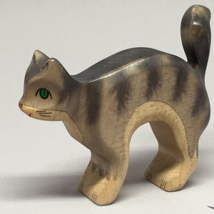 Toy Cat wooden grey with grey stripes colourful with cat's arched back Size: 10,5x5,0x2,2 cm bxhxs aprox. 30 gr. image 1