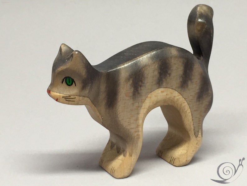 Toy Cat wooden grey with grey stripes colourful with cat's arched back Size: 10,5x5,0x2,2 cm bxhxs aprox. 30 gr. image 1
