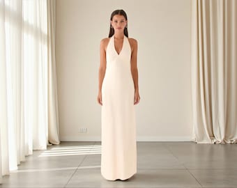 Robe longue élégante sans bretelles en satin dos nu en V profond avec lien à nouer, dos nu