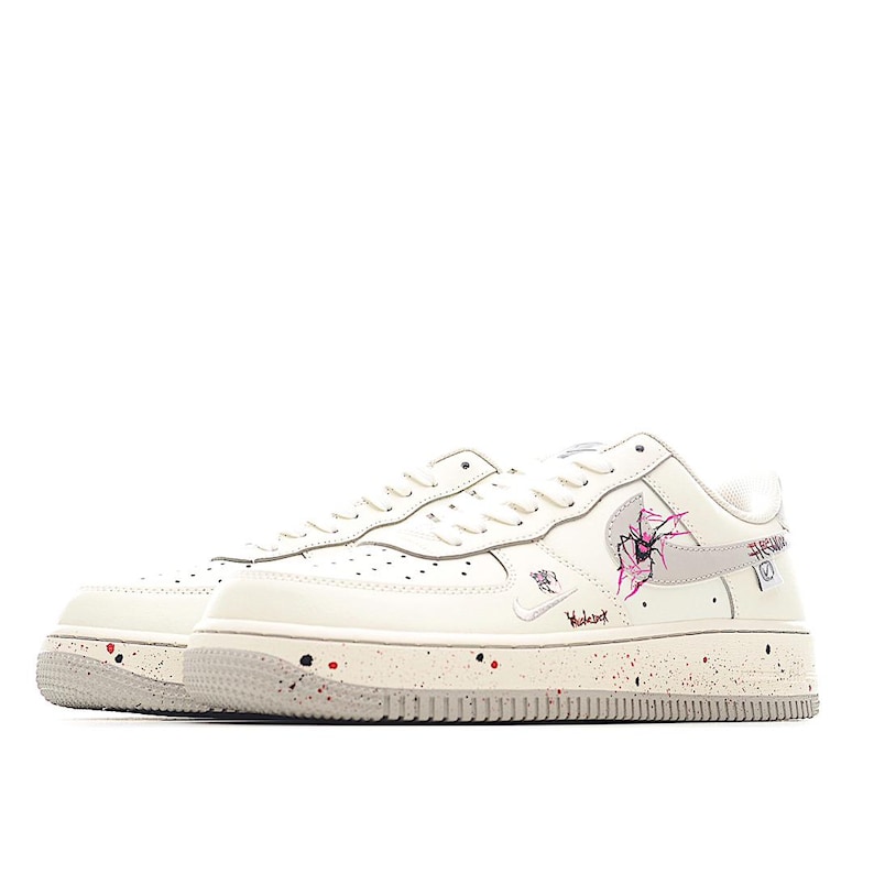 Sneakers AF1 personalizzate dipinte a mano / Scarpe streetwear con schizzi di ragno rosa immagine 1