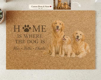 Tapete de boas-vindas personalizado com foto e nome do seu Golden Retriever, com a frase "Lar é onde o cachorro está".