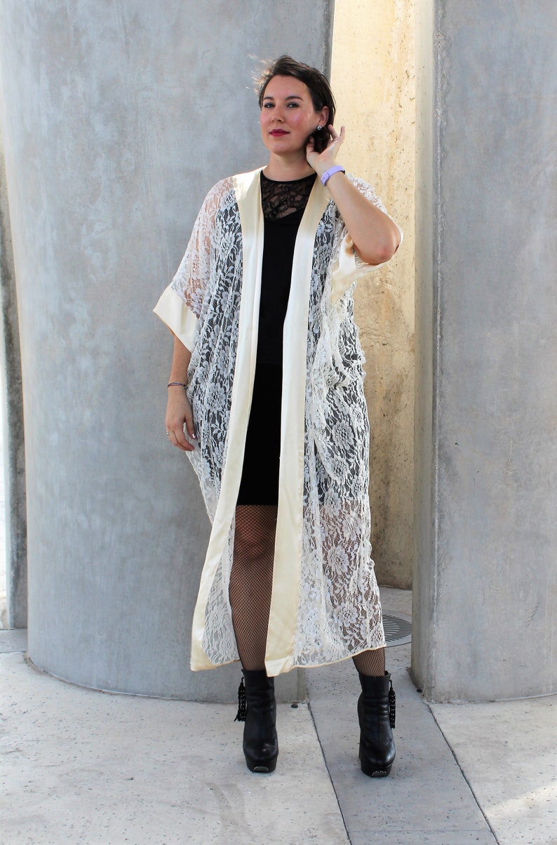 Lace Kimono, Vintage 1980s, Adagio by Patricia Fieldwalker Robe, One Size Women, Cream Lace, Satin trim image 1