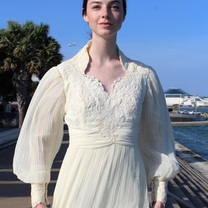 Long Sleeve Wedding Dress, Vintage 1970s, Ivory Wedding Gown, Lace, Fortuny Pleat, XS/S Women image 9