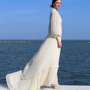 Long Sleeve Wedding Dress, Vintage 1970s, Ivory Wedding Gown, Lace, Fortuny Pleat, XS/S Women image 3