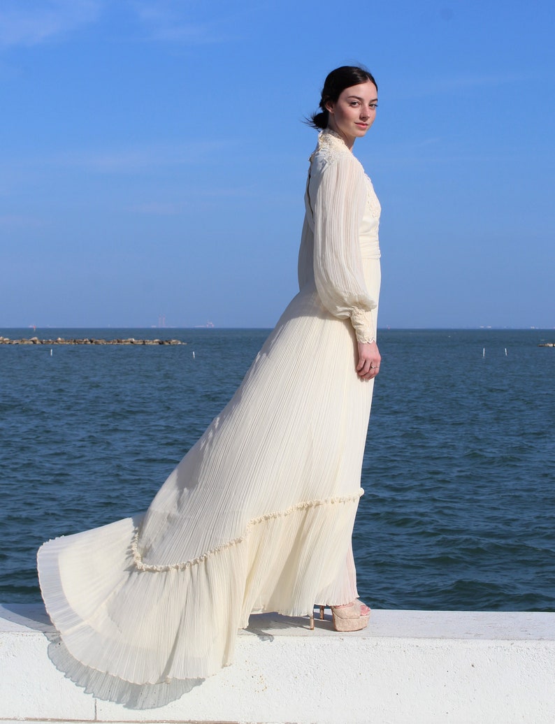 Long Sleeve Wedding Dress, Vintage 1970s, Ivory Wedding Gown, Lace, Fortuny Pleat, XS/S Women image 3