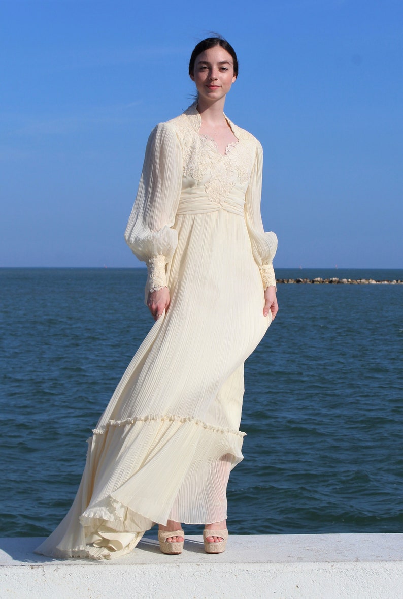 Long Sleeve Wedding Dress, Vintage 1970s, Ivory Wedding Gown, Lace, Fortuny Pleat, XS/S Women image 2