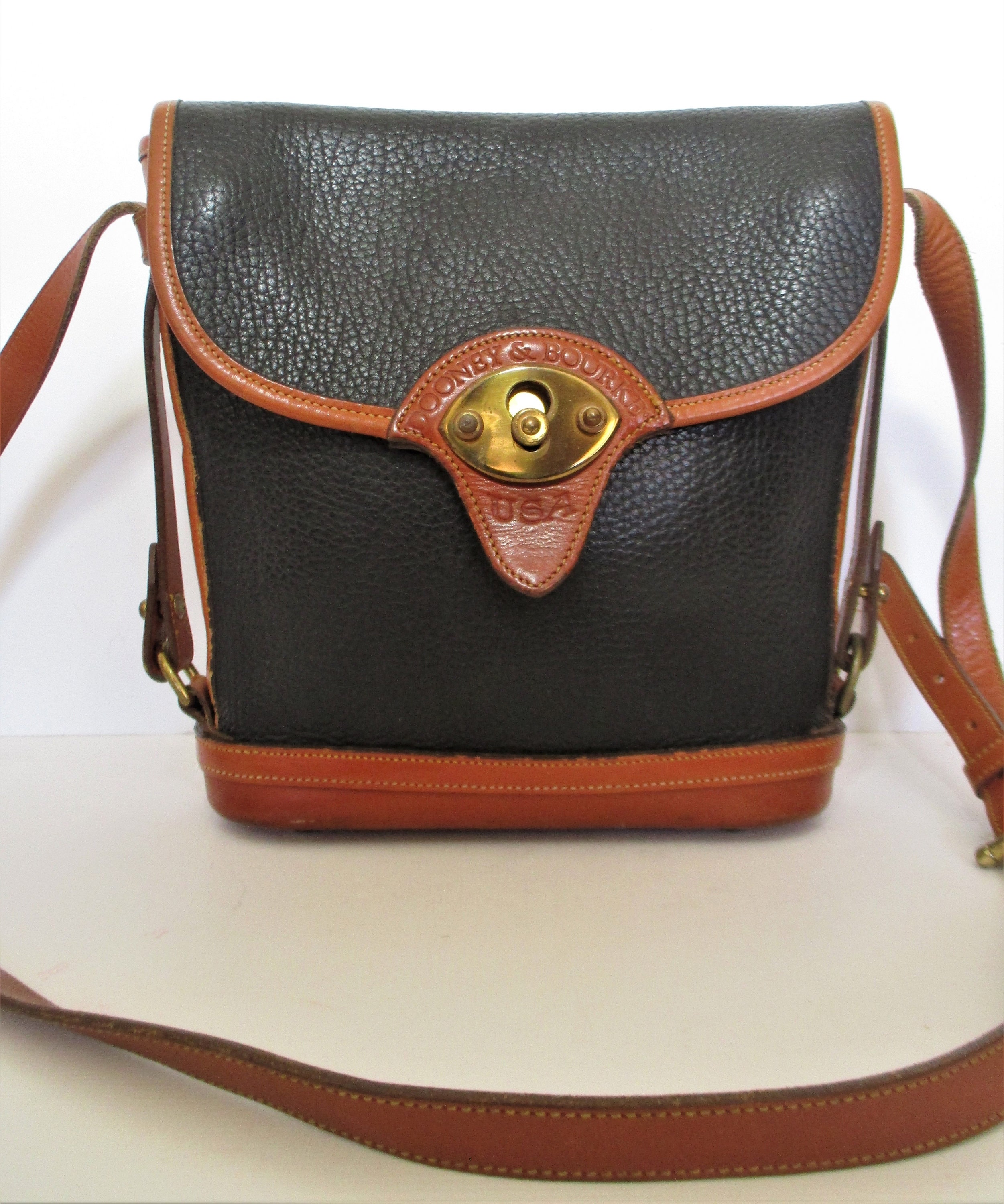 Dooney and hotsell bourke binocular bag