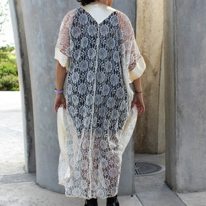 Lace Kimono, Vintage 1980s, Adagio by Patricia Fieldwalker Robe, One Size Women, Cream Lace, Satin trim image 3