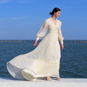 Long Sleeve Wedding Dress, Vintage 1970s, Ivory Wedding Gown, Lace, Fortuny Pleat, XS/S Women