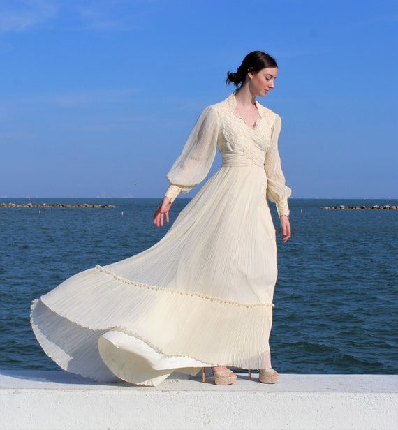Long Sleeve Wedding Dress, Vintage 1970s, Ivory Wedding Gown, Lace, Fortuny Pleat, XS/S Women