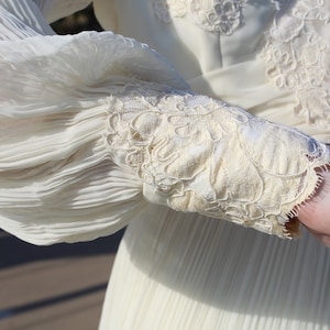 Long Sleeve Wedding Dress, Vintage 1970s, Ivory Wedding Gown, Lace, Fortuny Pleat, XS/S Women image 8