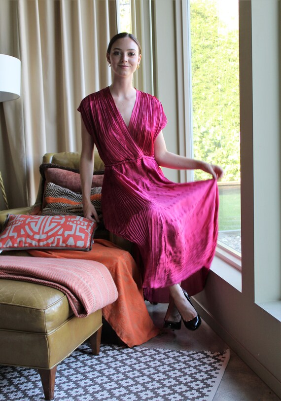 Vintage 1970s Kandahar Dress dark pink rayon pleat