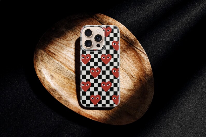 Hjärtliknande telefonskal Comme Des Garçons för iPhone 17 Pro Max, 16e, 15, 14, 13 och Samsung S26 Ultra, S25 FE, A57, A56, Pixel 10, 9A bild 3