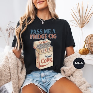 Comfort Colors® Pass Me A Fridge Cig T-Shirt, Retro Diet Coke Graphic Tee zdjęcie 8