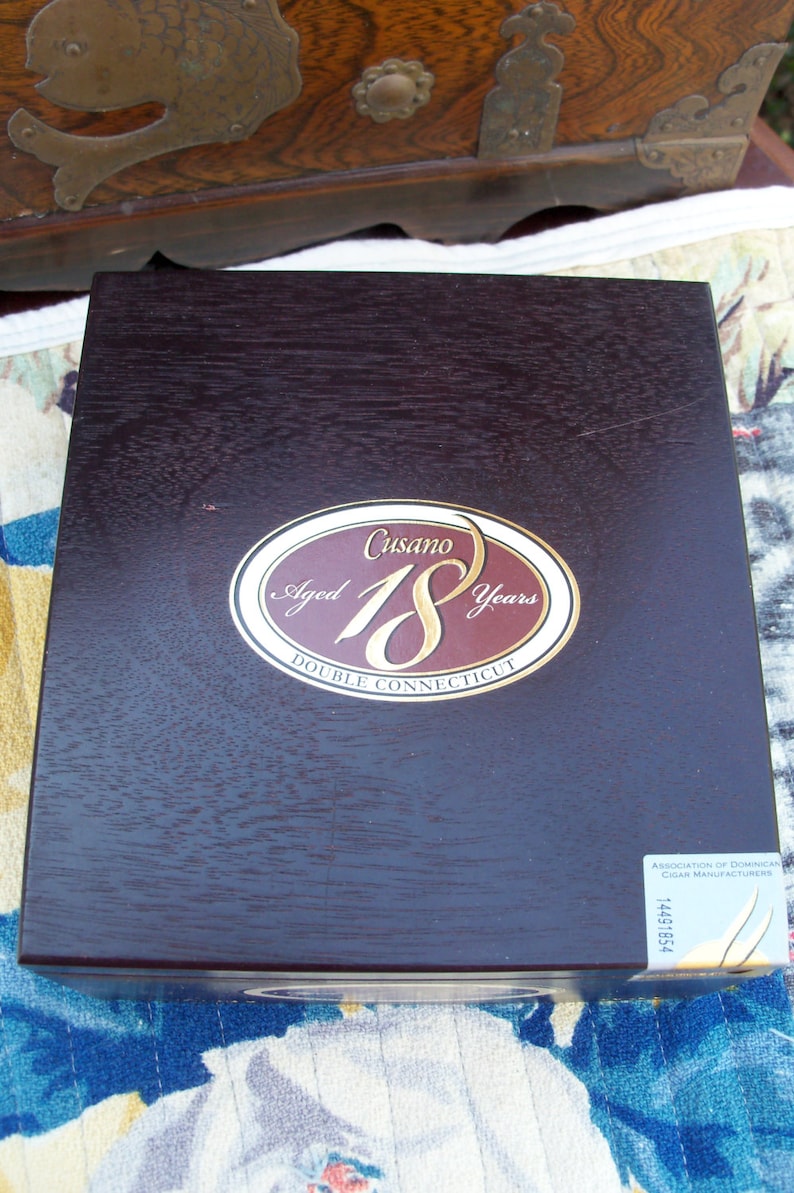 Cusano 18 Years Double Connecticut Cigar Box Special Wooden Chest Man Gift Find Anniversary Edition