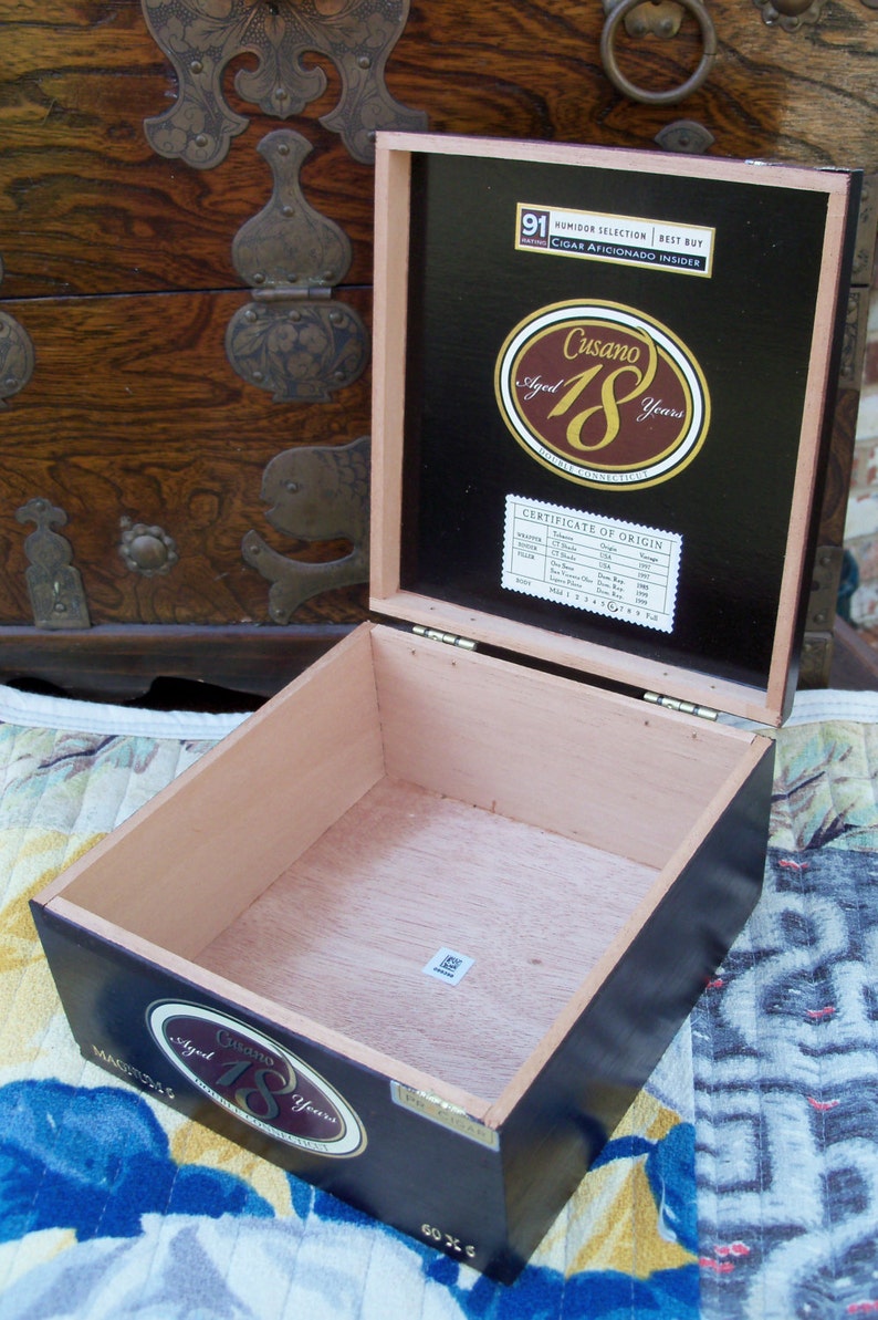 Cusano 18 Years Double Connecticut Cigar Box Special Wooden Chest Man Gift Find Anniversary Edition