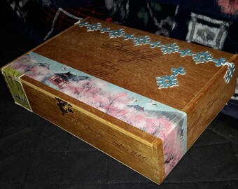 Storage Personal Art Chest Japanese Winter Scene by IndustrialPlanet