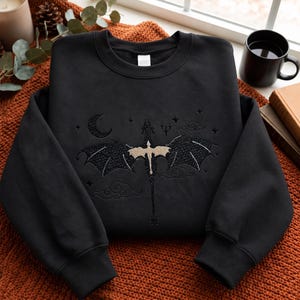 Sweatshirt mit besticktem Vierten Flügel, Drachenreiter-Hoodie, Bücherwurm-Quarter-Zip-Shirt, Booktok-Baby-T-Shirt, Fantasy-Leser-Halloween-Geschenk für Buchliebhaber