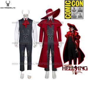 Puede incluir: Un conjunto de disfraz que incluye una camisa blanca de manga larga, un chaleco gris oscuro, pantalones gris oscuro y una corbata roja. El conjunto incluye un abrigo largo rojo con capa y un sombrero rojo de ala ancha.