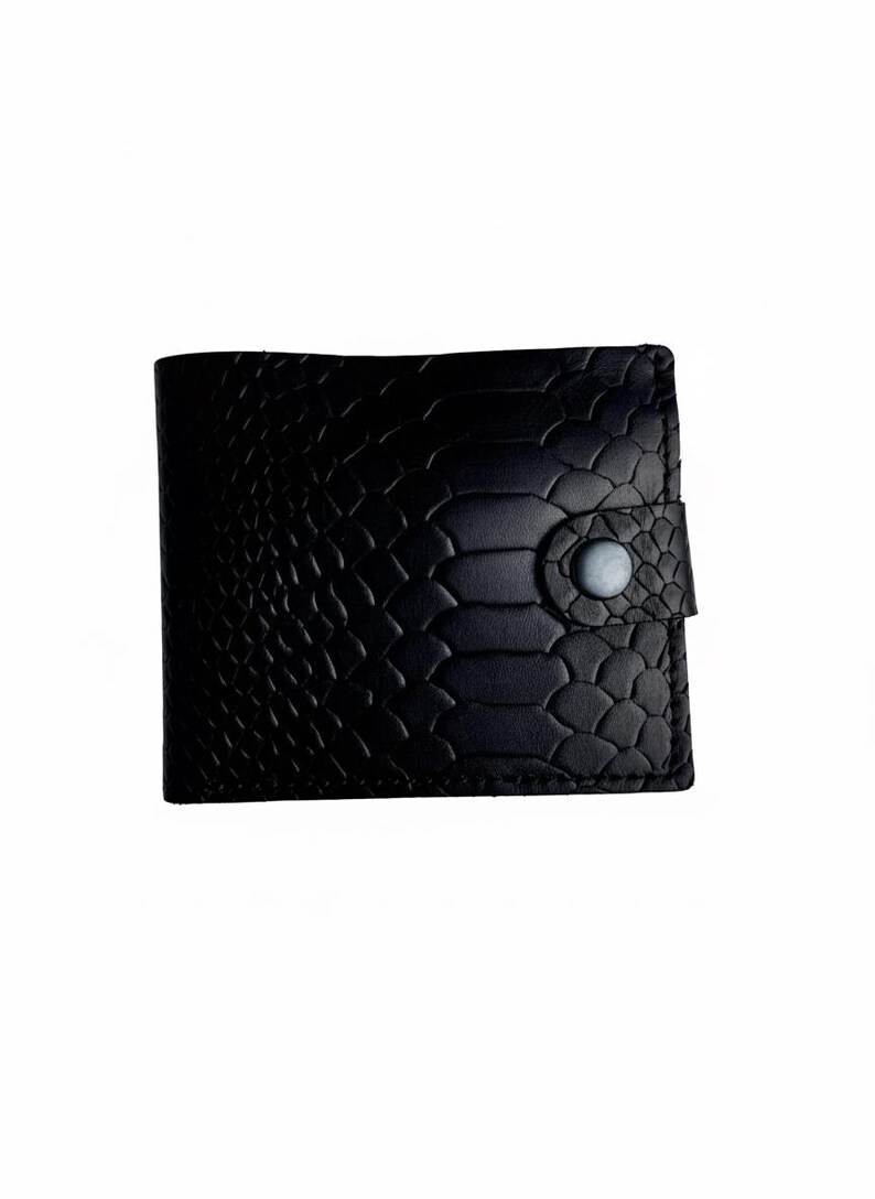 Cartera plegable personalizada de piel negra con relieve de pitón, monedero para hombre, estilo exótico. imagen 1