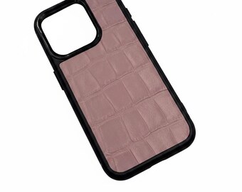 Funda para iPhone de piel de cocodrilo rosa vibrante, funda de piel italiana para iPhone 16 15 14 13 Pro Max, regalo de lujo a prueba de golpes para ella, hecha a mano.