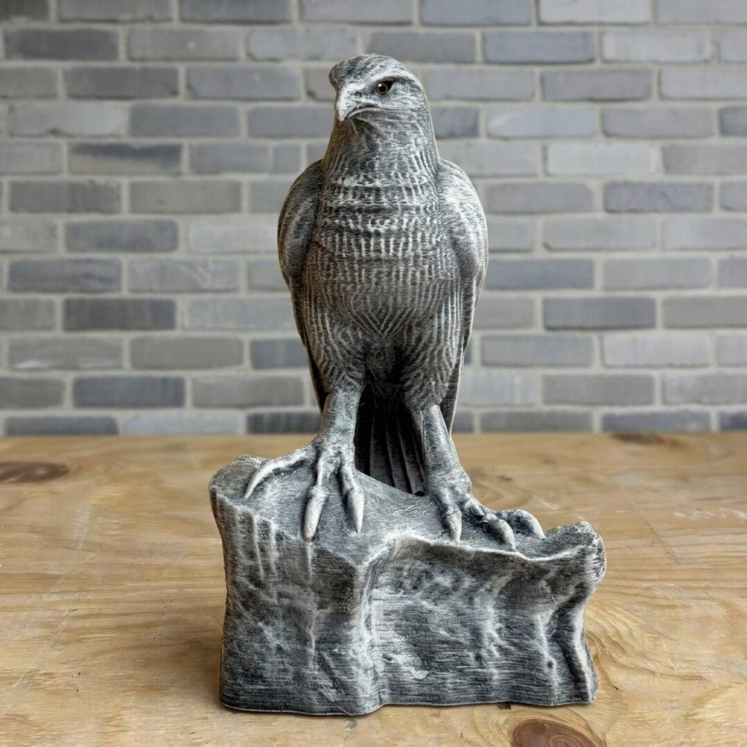 Stone Hawk Statue Garden Decor Bird of Prey Sculpture Outdoor Yard ...