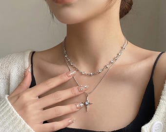 Dubbellaagse sterrenketting met maansteen, sieraad van titaniumstaal, hemelse minimalistische choker, minimalistisch etherisch sieraad, cadeau voor haar