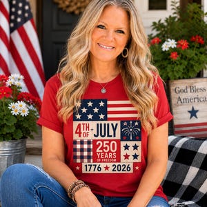 Maglietta America 250 / Maglietta 250 anni di libertà / Maglietta patchwork vintage per il 4 luglio / Grafica per il Giorno dell'Indipendenza 1776-2026 / Regalo a tema americano