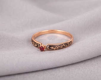 Roségouden granaatring, zwart geëmailleerde band, minimalistische rode edelsteen, 14k stapelbare sieraden
